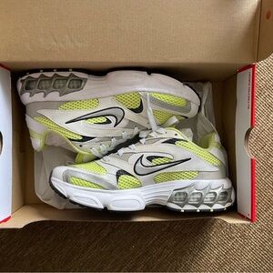 Nike zoom air fire women’s 7 in box
